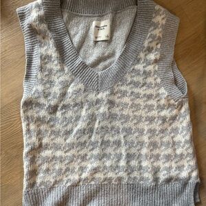 Abercrombie & Fitch Gray Sweater Vest